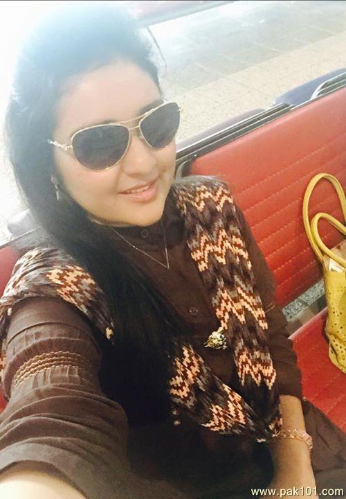 Sara Raza Khan -Pakistani Female Singer Celebrity