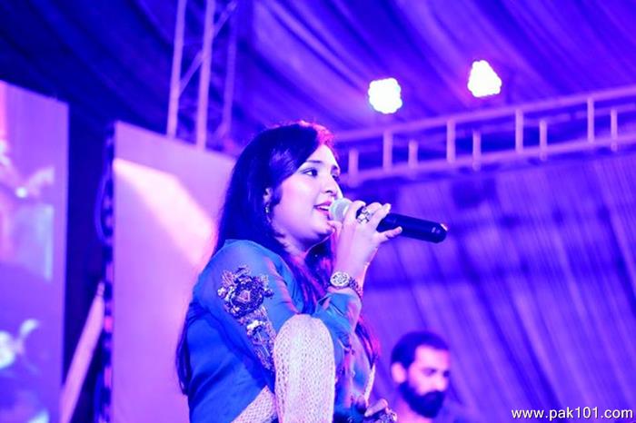 Sara Raza Khan -Pakistani Female Singer Celebrity