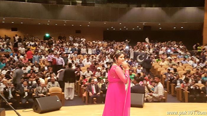 Sara Raza Khan -Pakistani Female Singer Celebrity