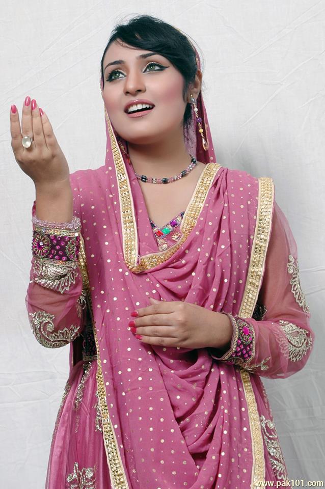 Sara Raza Khan -Pakistani Female Singer Celebrity