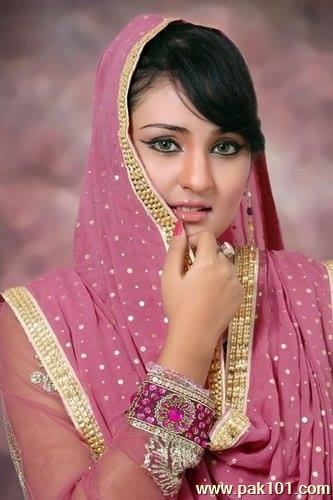 Sara Raza Khan -Pakistani Female Singer Celebrity