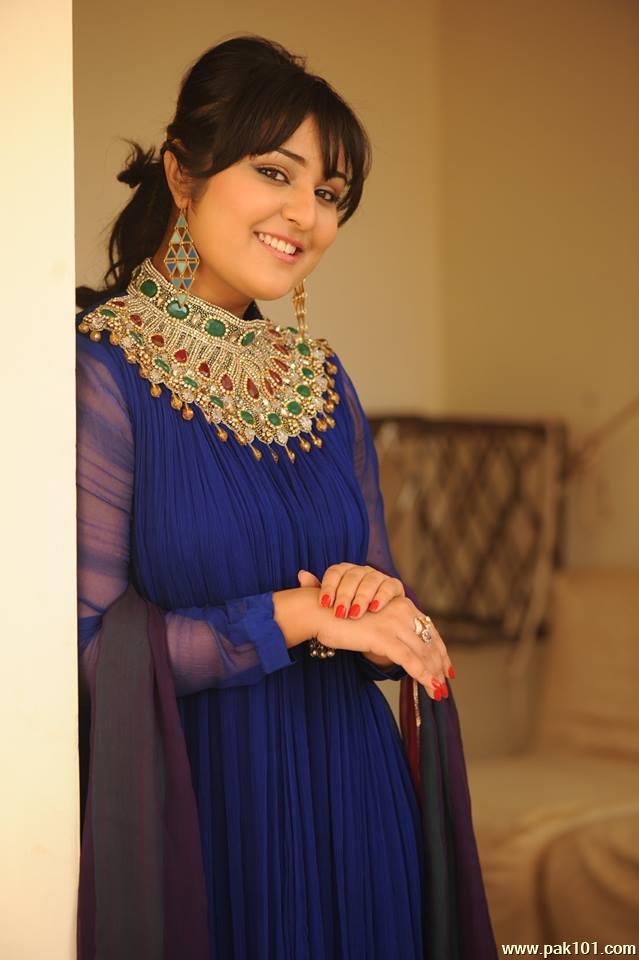 Sara Raza Khan -Pakistani Female Singer Celebrity