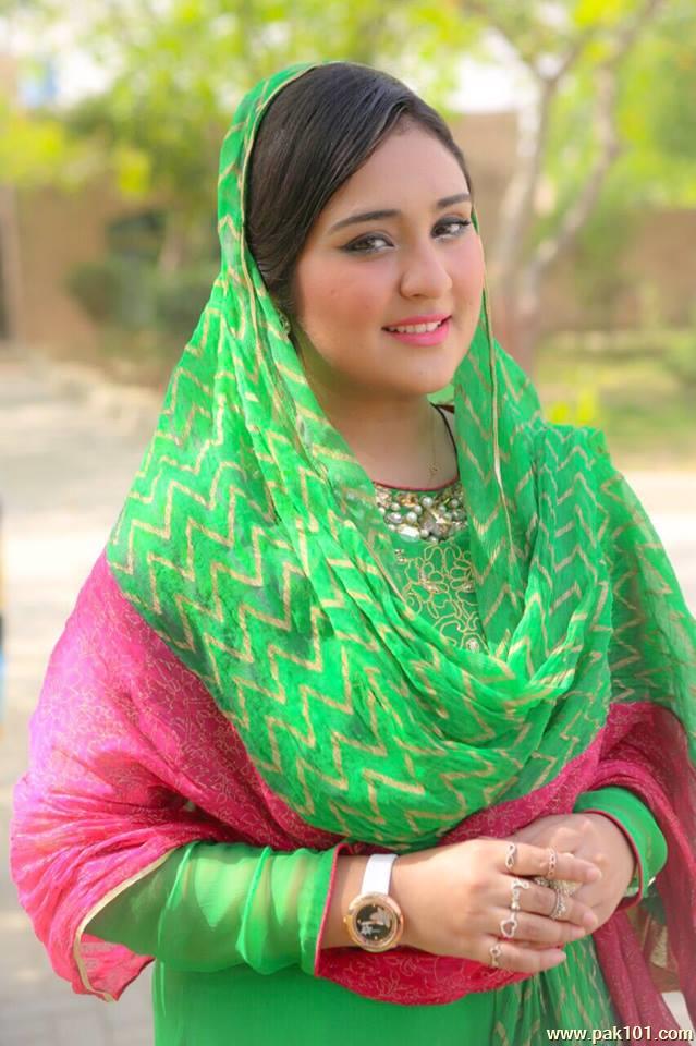 Sara Raza Khan -Pakistani Female Singer Celebrity