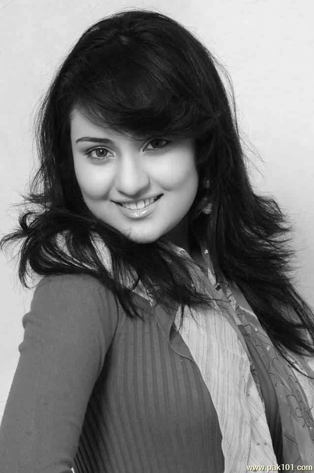 Sara Raza Khan -Pakistani Female Singer Celebrity