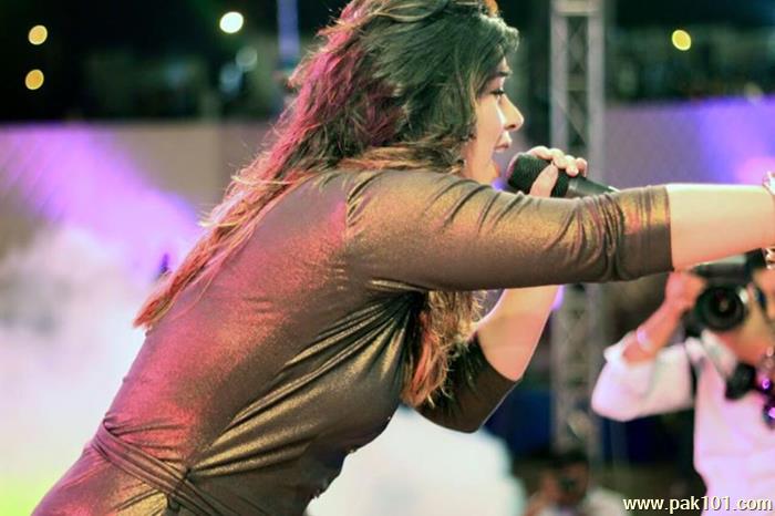 Komal Rizvi -Pakistani Female Singer Celebrity