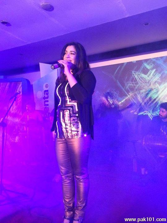 Komal Rizvi -Pakistani Female Singer Celebrity