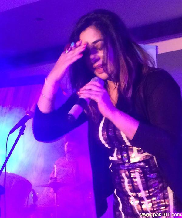 Komal Rizvi -Pakistani Female Singer Celebrity