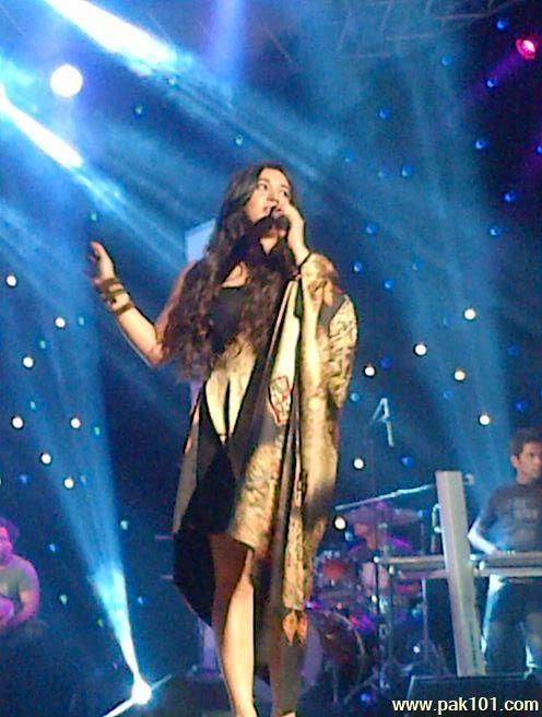 Komal Rizvi -Pakistani Female Singer Celebrity