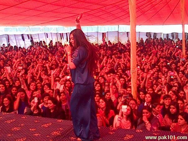 Komal Rizvi -Pakistani Female Singer Celebrity