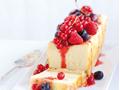 Berry shortbread cheesecake slice