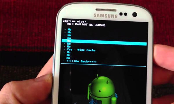How to Properly Erase Data from your Smartphone Before Selling it ...